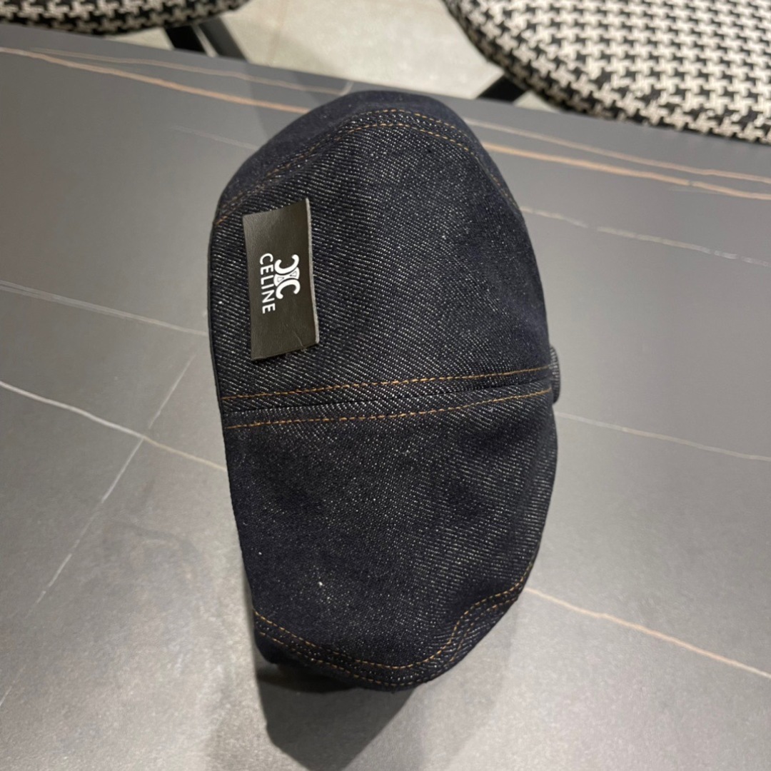 。Celine 赛琳新款军贝雷帽是鸭舌牛仔贝雷帽 进口材质笔挺舒展 整体爽朗有书卷气👍👍