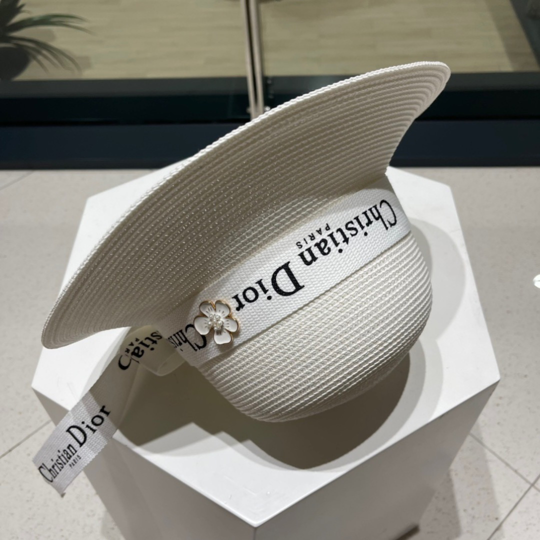 【DIOR迪奥】新款草编遮阳草帽盆帽🤩沙滩风，简约大方，百搭单品～出街首选，新款帽型超美腻，新品上架