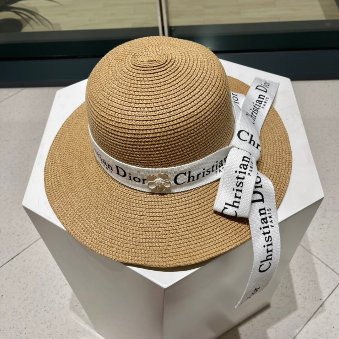 【DIOR迪奥】新款草编遮阳草帽盆帽🤩沙滩风，简约大方，百搭单品～出街首选，新款帽型超美腻，新品上架