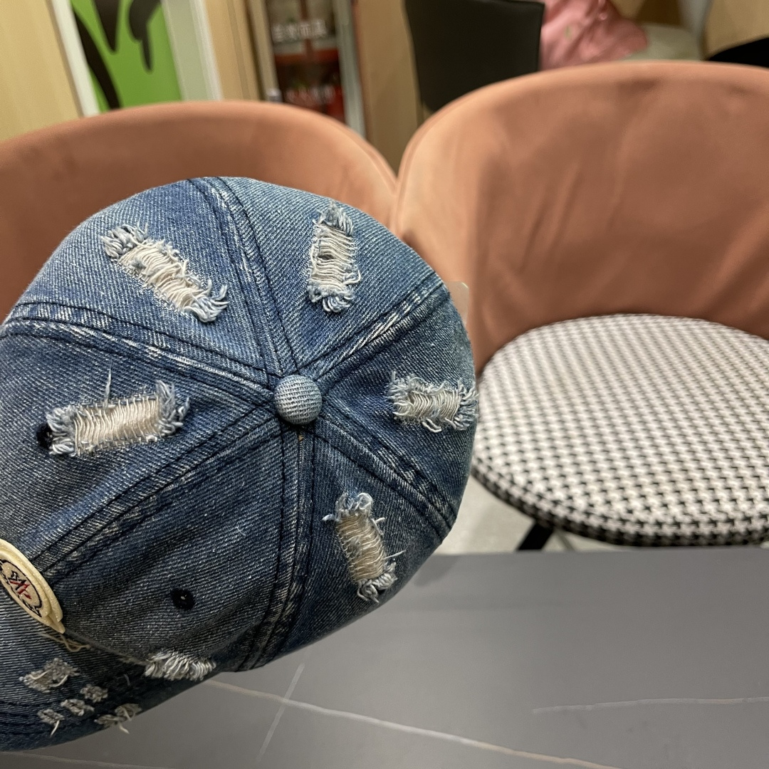 💛【MONCLER蒙口】2025新款简约大牌牛仔棒球帽，男女通用～简约百搭，