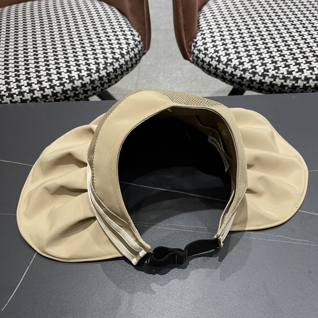  balenciaga 巴黎世家 夏季防晒帽大帽檐防紫外线可扎马尾
空顶遮阳帽出游海边太阳帽子女