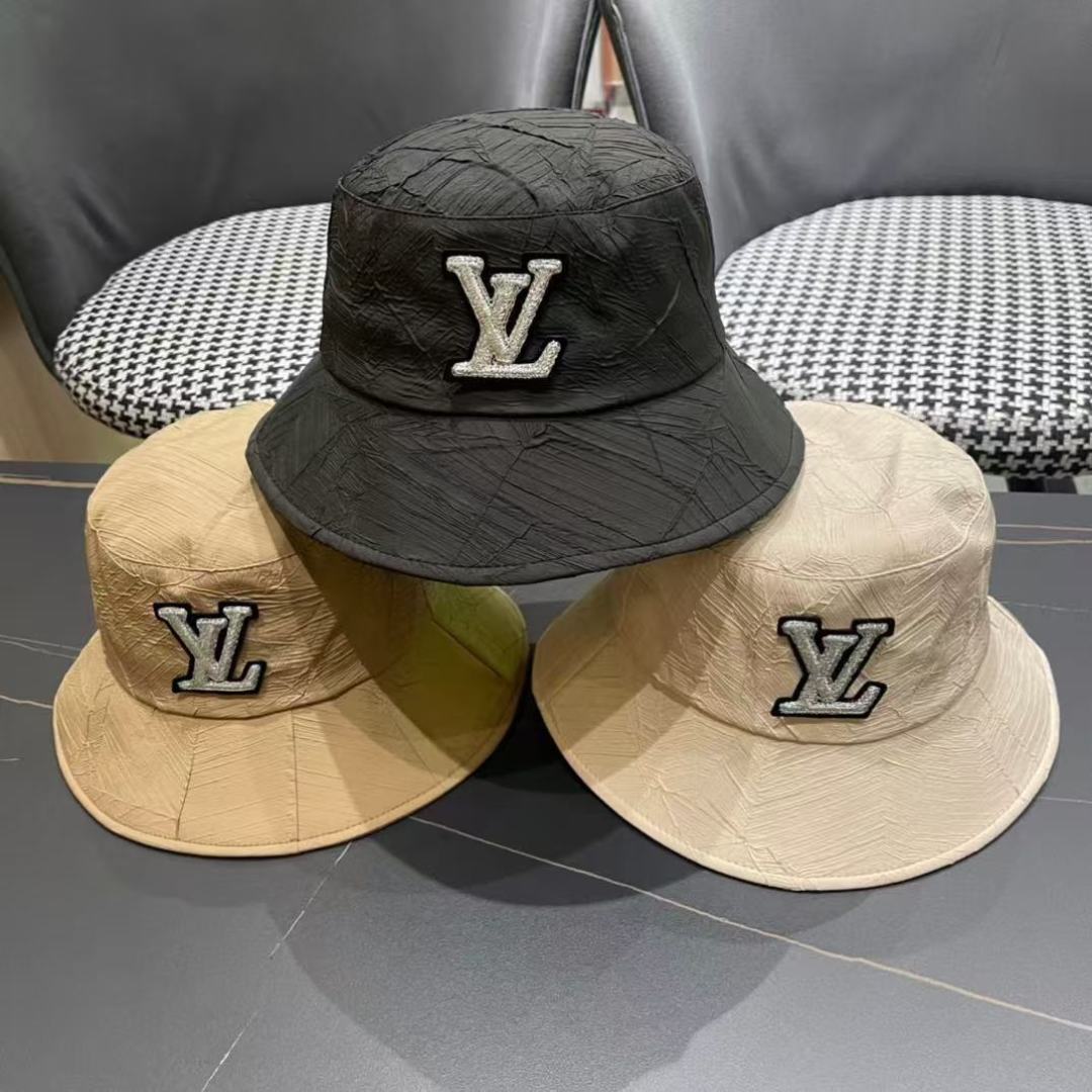  lv路易威登LouisVuitton😍LV2024春新款渔夫帽
经典款超轻！
男女同款 色系很百搭🤞🏻