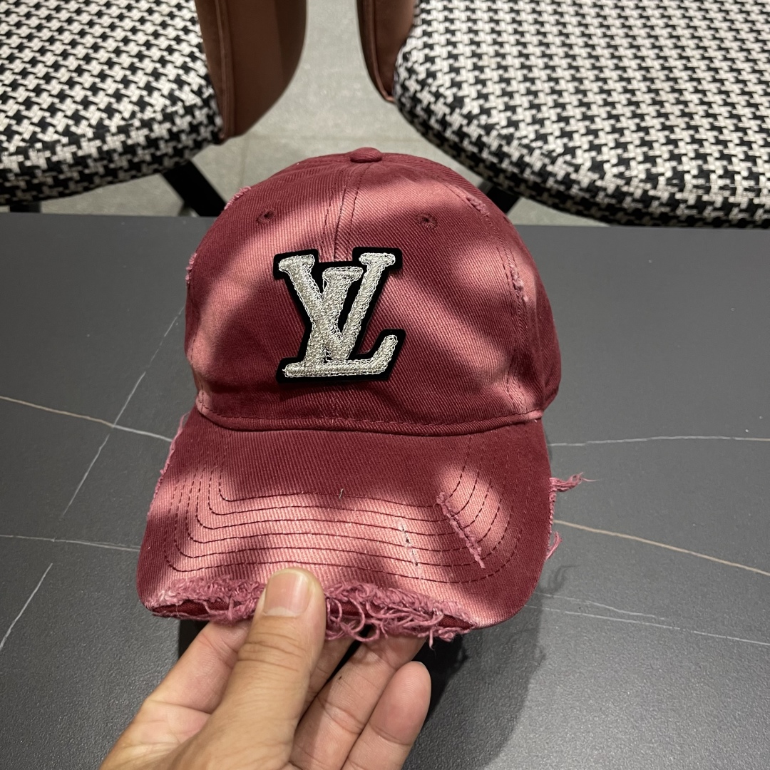  LV路易威登棒球帽  轻盈透气。完美版型，对格精准无误，原厂品质，独家实物拍摄，男女适用