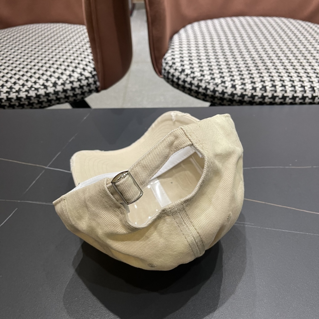  LV路易威登棒球帽  轻盈透气。完美版型，对格精准无误，原厂品质，独家实物拍摄，男女适用