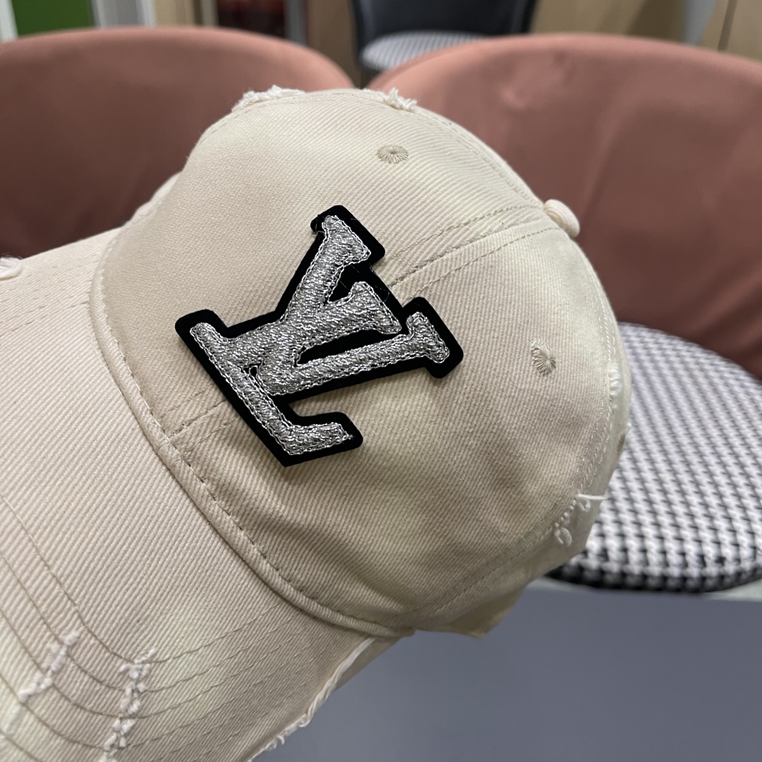  LV路易威登棒球帽  轻盈透气。完美版型，对格精准无误，原厂品质，独家实物拍摄，男女适用