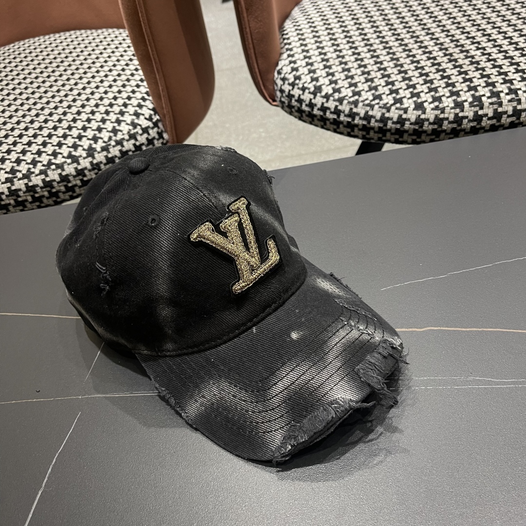  LV路易威登棒球帽  轻盈透气。完美版型，对格精准无误，原厂品质，独家实物拍摄，男女适用
