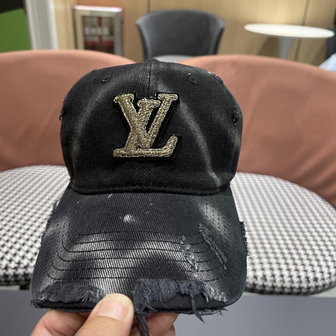  LV路易威登棒球帽  轻盈透气。完美版型，对格精准无误，原厂品质，独家实物拍摄，男女适用