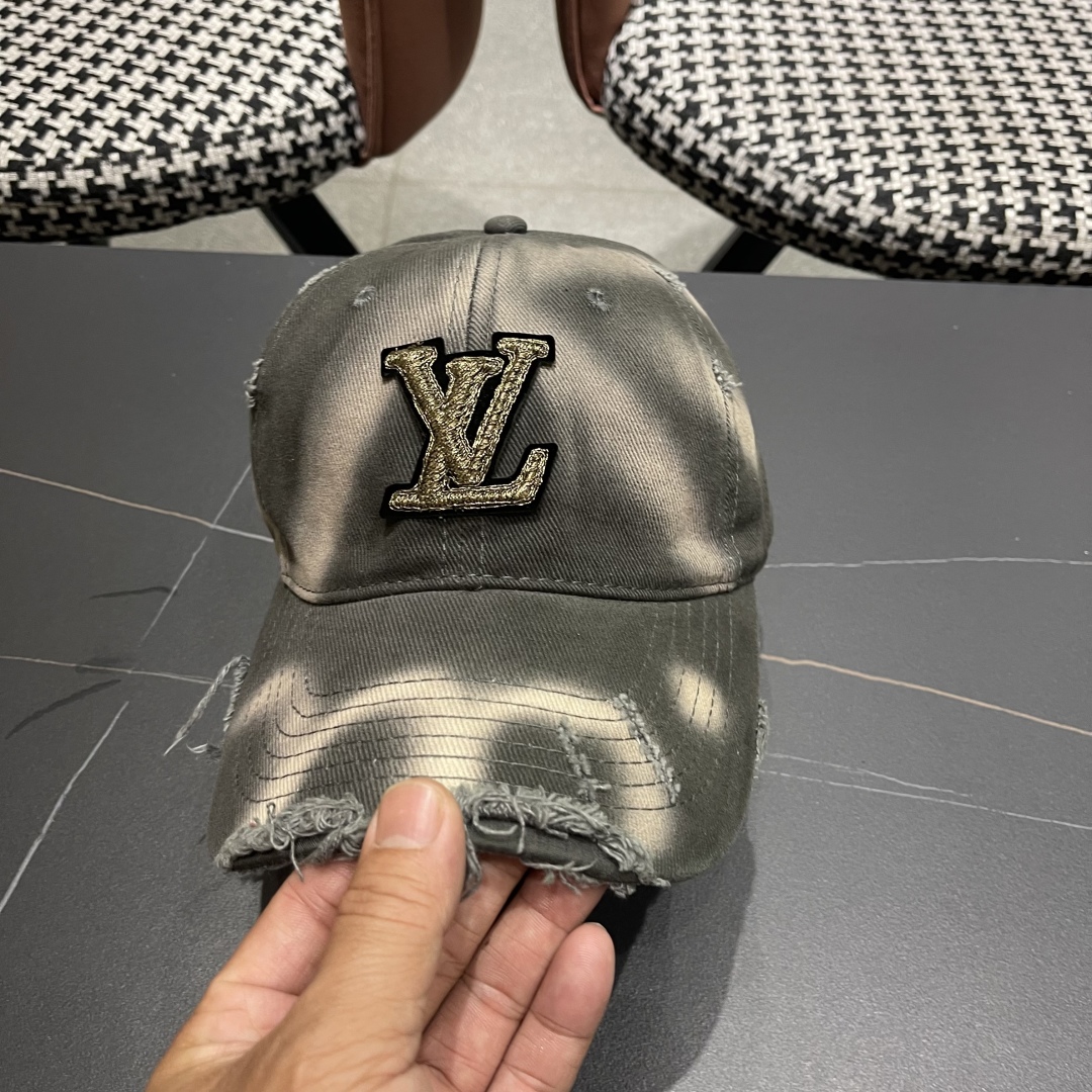  LV路易威登棒球帽  轻盈透气。完美版型，对格精准无误，原厂品质，独家实物拍摄，男女适用
