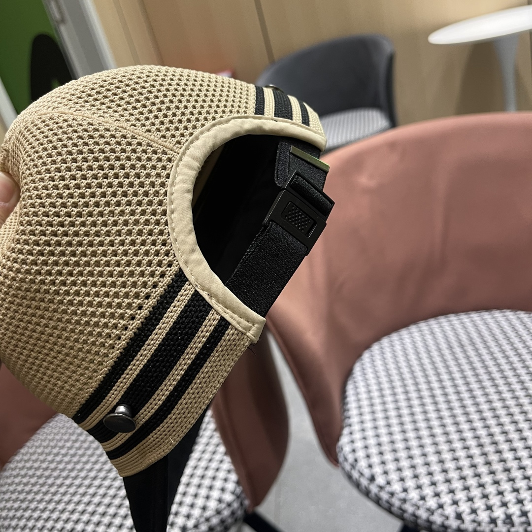  Prada普拉达宽檐鸭舌帽子女夏季大帽檐编织韩版渔夫帽百
搭款透气网眼防晒帽子