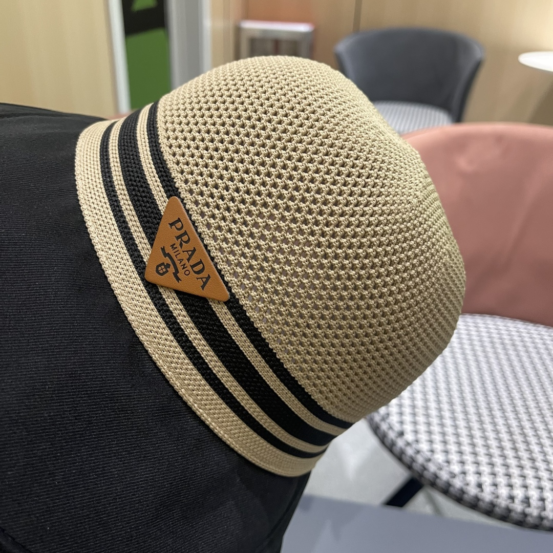  Prada普拉达宽檐鸭舌帽子女夏季大帽檐编织韩版渔夫帽百
搭款透气网眼防晒帽子