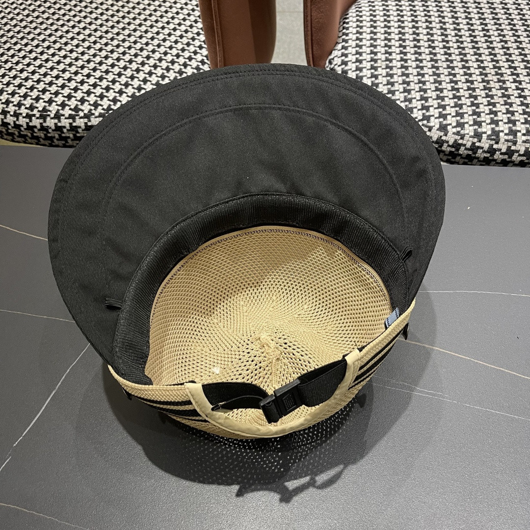  Prada普拉达宽檐鸭舌帽子女夏季大帽檐编织韩版渔夫帽百
搭款透气网眼防晒帽子