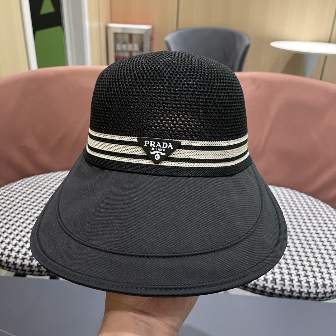  Prada普拉达宽檐鸭舌帽子女夏季大帽檐编织韩版渔夫帽百
搭款透气网眼防晒帽子