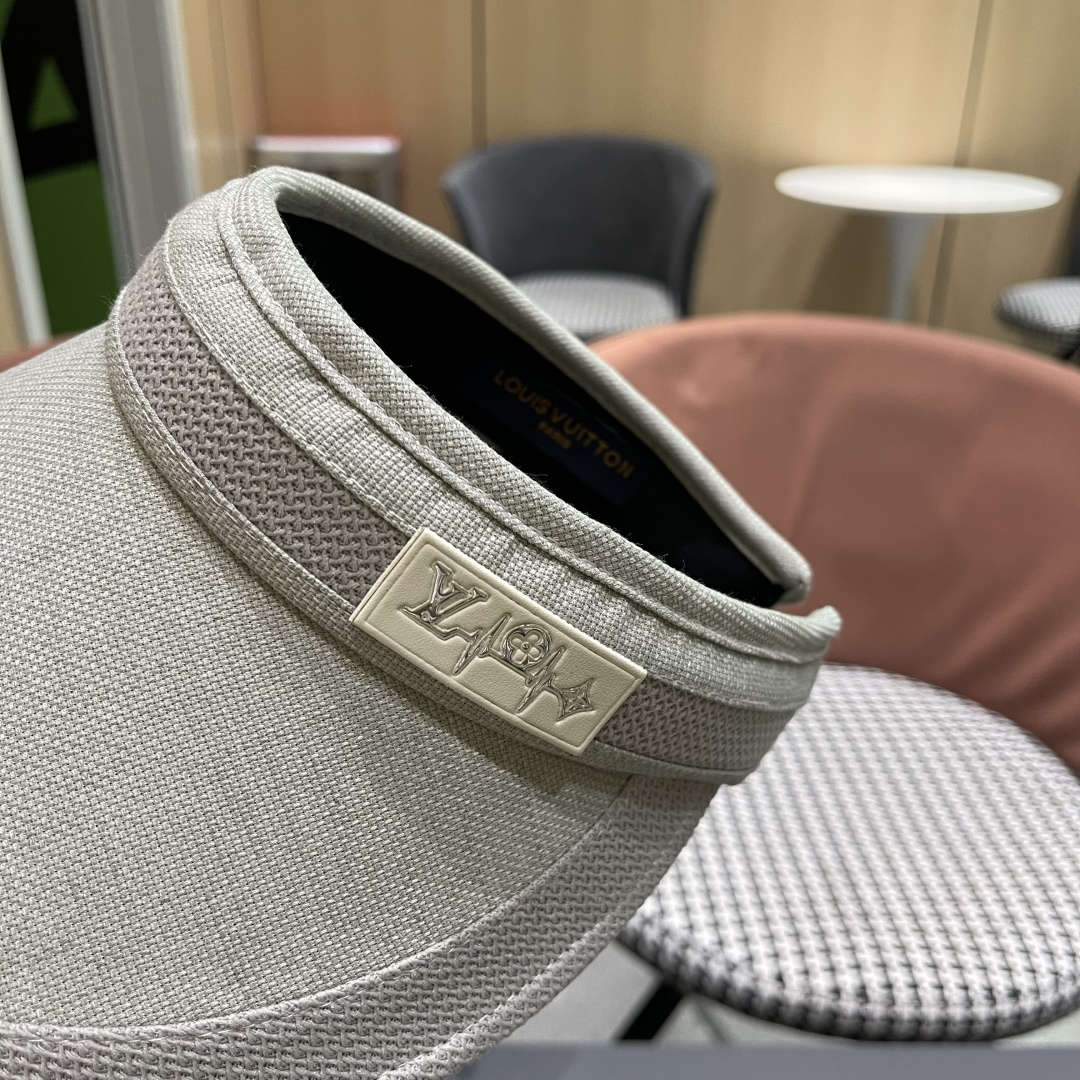  Lv 路易威登2025新款仿麻发箍式遮阳空顶帽春夏季户外防晒帽防紫外线
韩版大帽檐显脸小