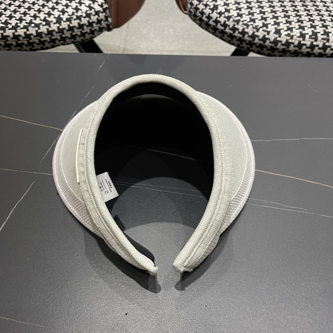  Lv 路易威登2025新款仿麻发箍式遮阳空顶帽春夏季户外防晒帽防紫外线
韩版大帽檐显脸小