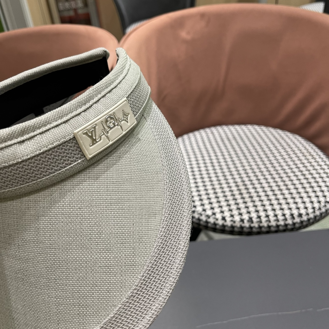  Lv 路易威登2025新款仿麻发箍式遮阳空顶帽春夏季户外防晒帽防紫外线
韩版大帽檐显脸小