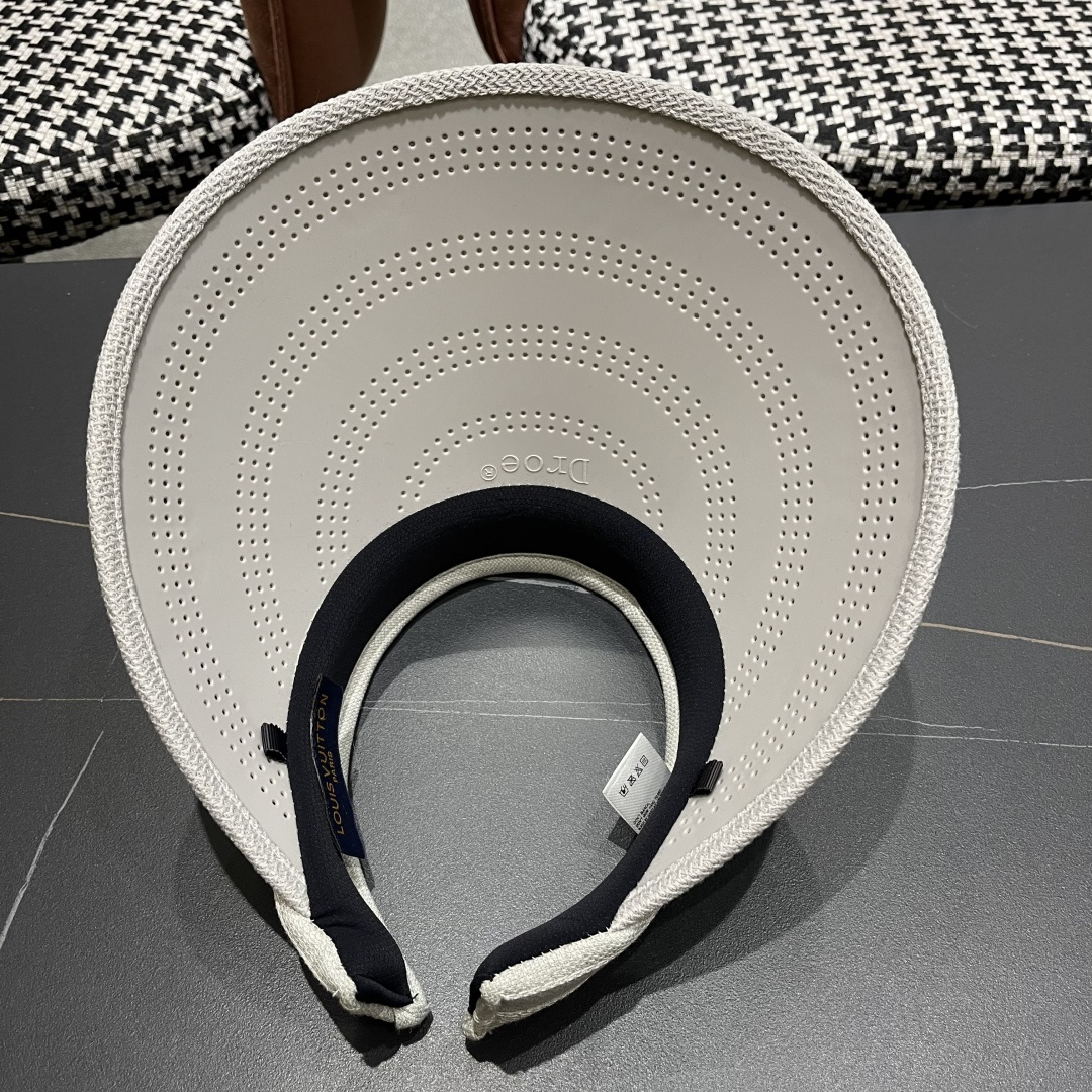  Lv 路易威登2025新款仿麻发箍式遮阳空顶帽春夏季户外防晒帽防紫外线
韩版大帽檐显脸小