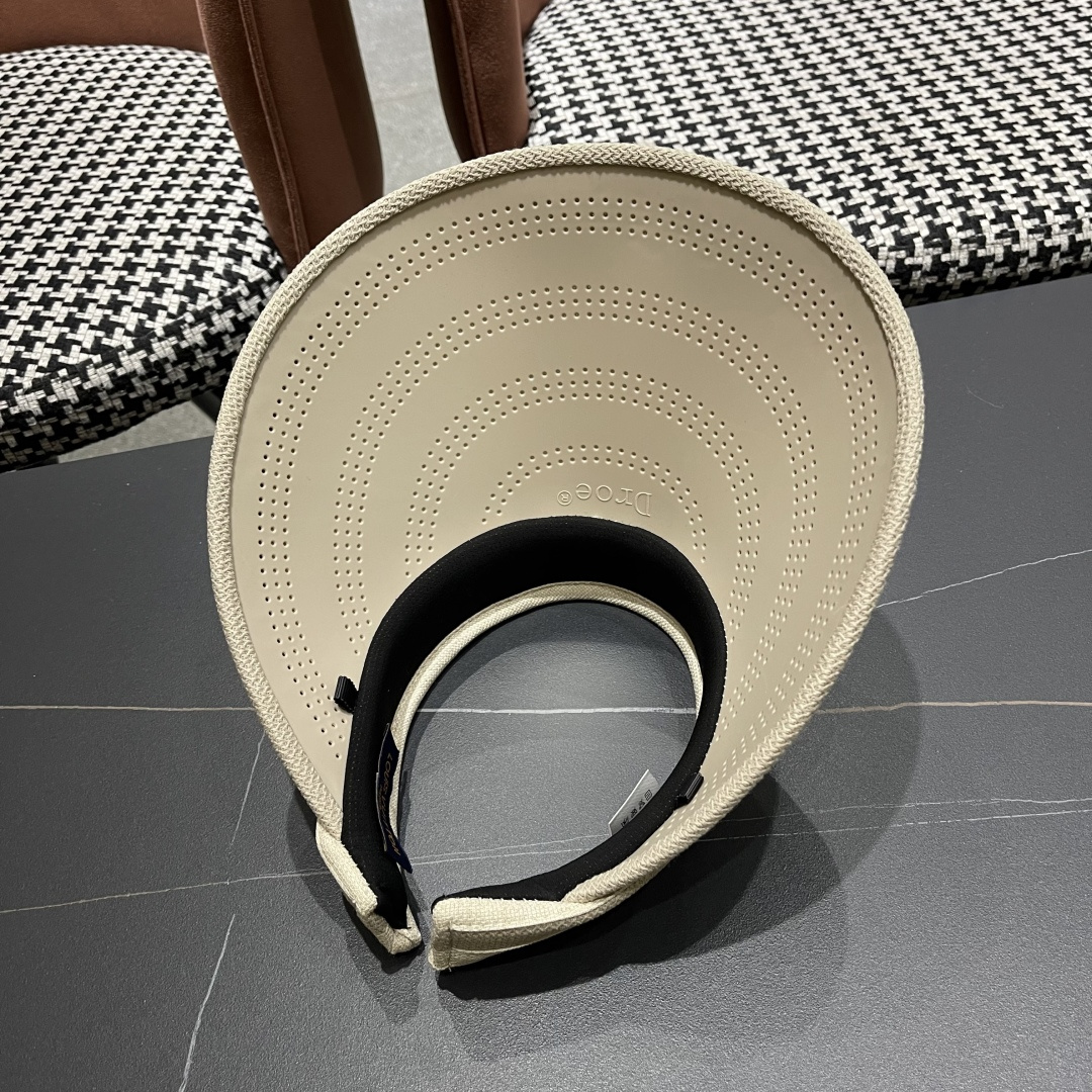  Lv 路易威登2025新款仿麻发箍式遮阳空顶帽春夏季户外防晒帽防紫外线
韩版大帽檐显脸小