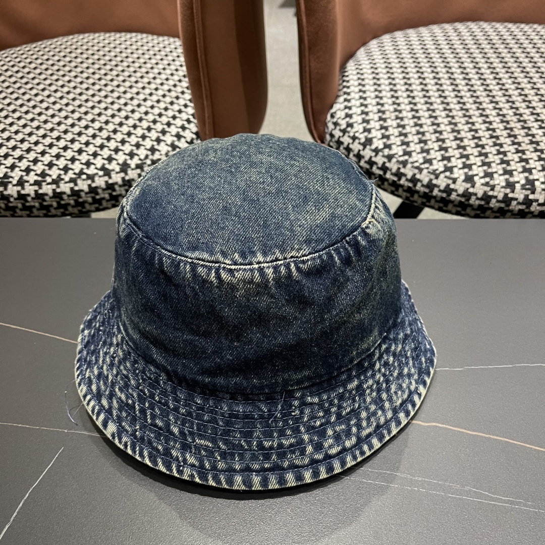  Moncler蒙口2025新款牛仔渔夫帽，经典流行款，质量超赞，