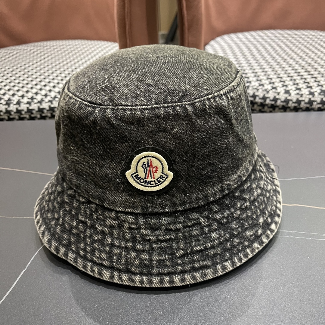  Moncler蒙口2025新款牛仔渔夫帽，经典流行款，质量超赞，