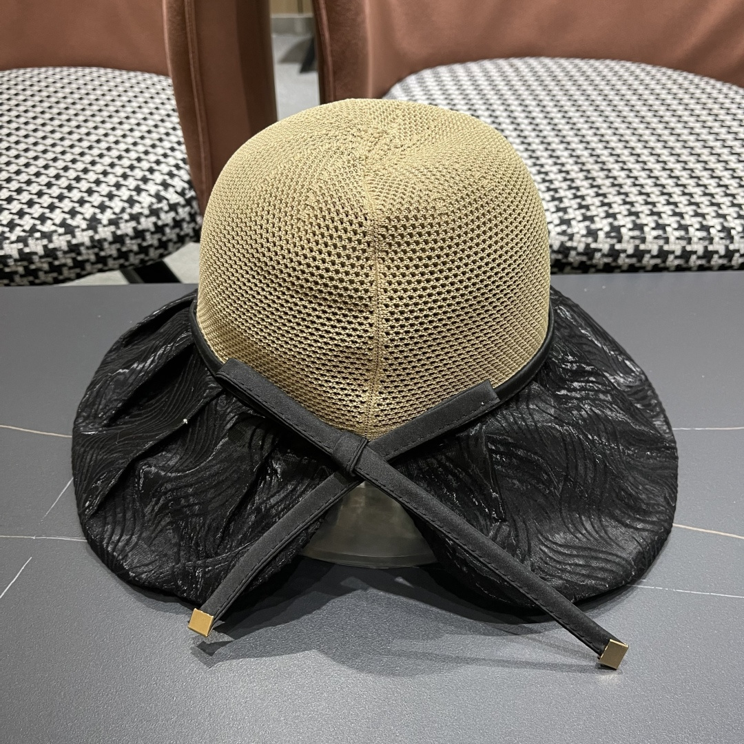 香奈儿Chanel新款夏季女防紫外线渔夫帽户外遮脸太阳帽字母镂空帽出游沙滩防晒