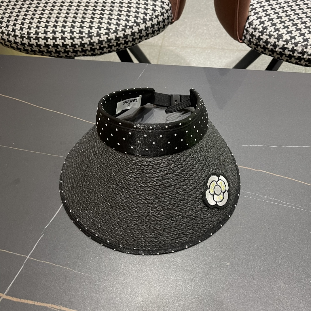  香奈儿CHANEL 新款法式波点大檐品脸小遮阳草编空顶帽女春夏防
晒潮时尚休闲 01