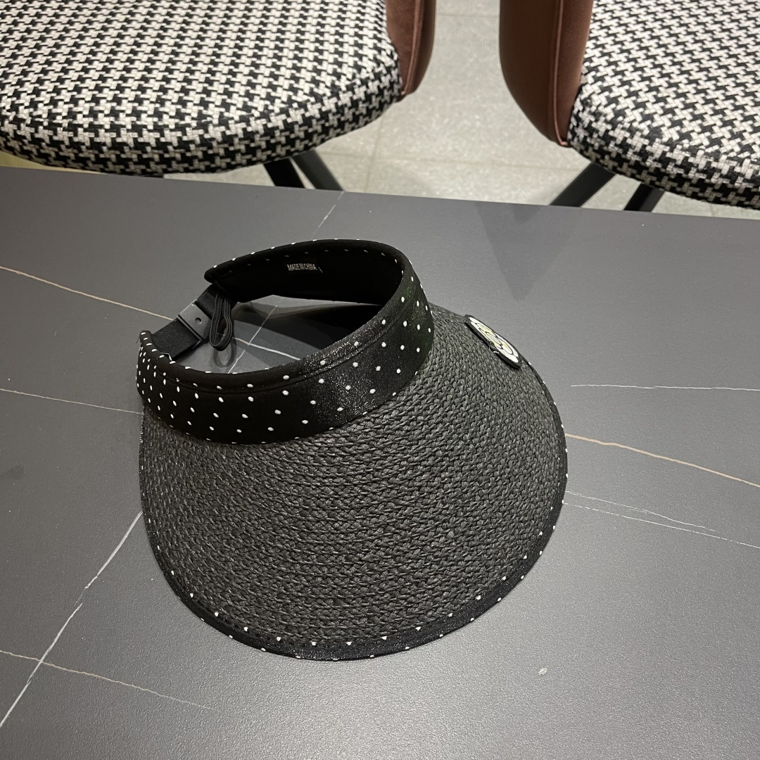  香奈儿CHANEL 新款法式波点大檐品脸小遮阳草编空顶帽女春夏防
晒潮时尚休闲 01