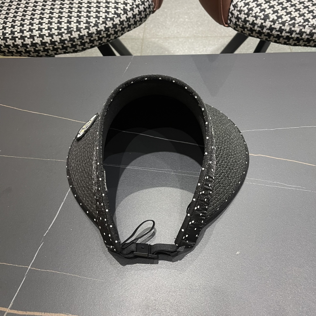  香奈儿CHANEL 新款法式波点大檐品脸小遮阳草编空顶帽女春夏防
晒潮时尚休闲 01