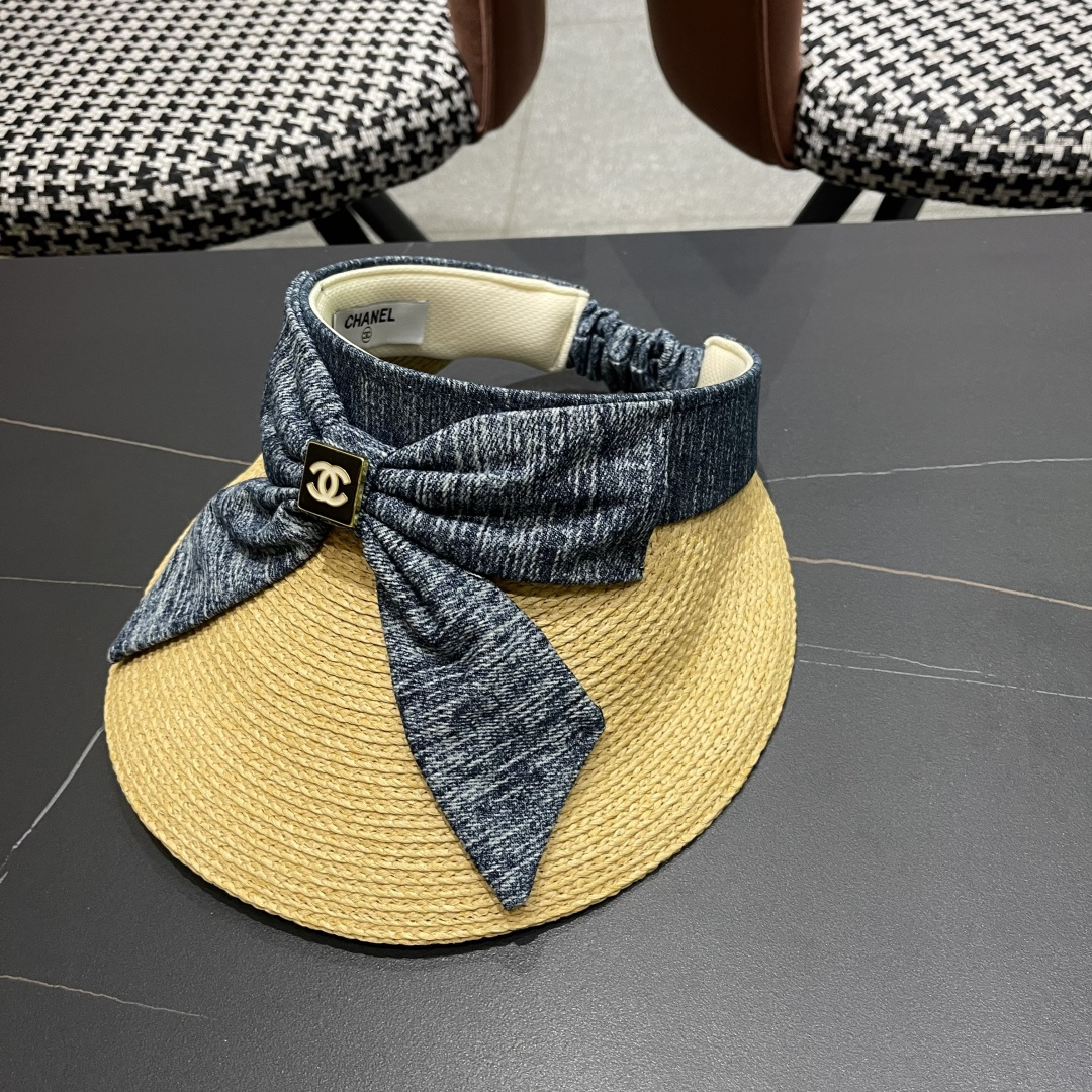  香奈儿CHANEL 2025新款蝴蝶结草编空顶帽女夏出游大
檐防紫外线遮阳太阳帽显脸小