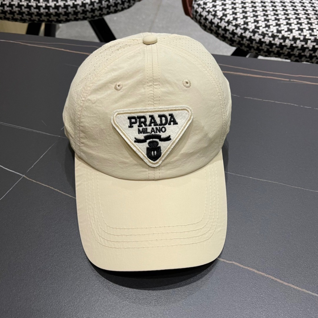 Prada普拉达 早春新款超薄透气款棒球帽，经典款男女通用
