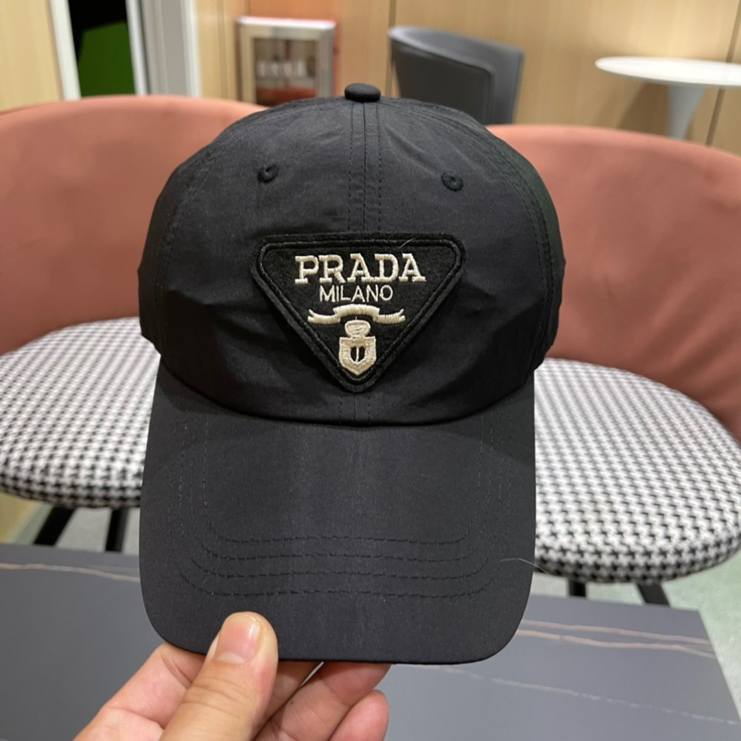 Prada普拉达 早春新款超薄透气款棒球帽，经典款男女通用