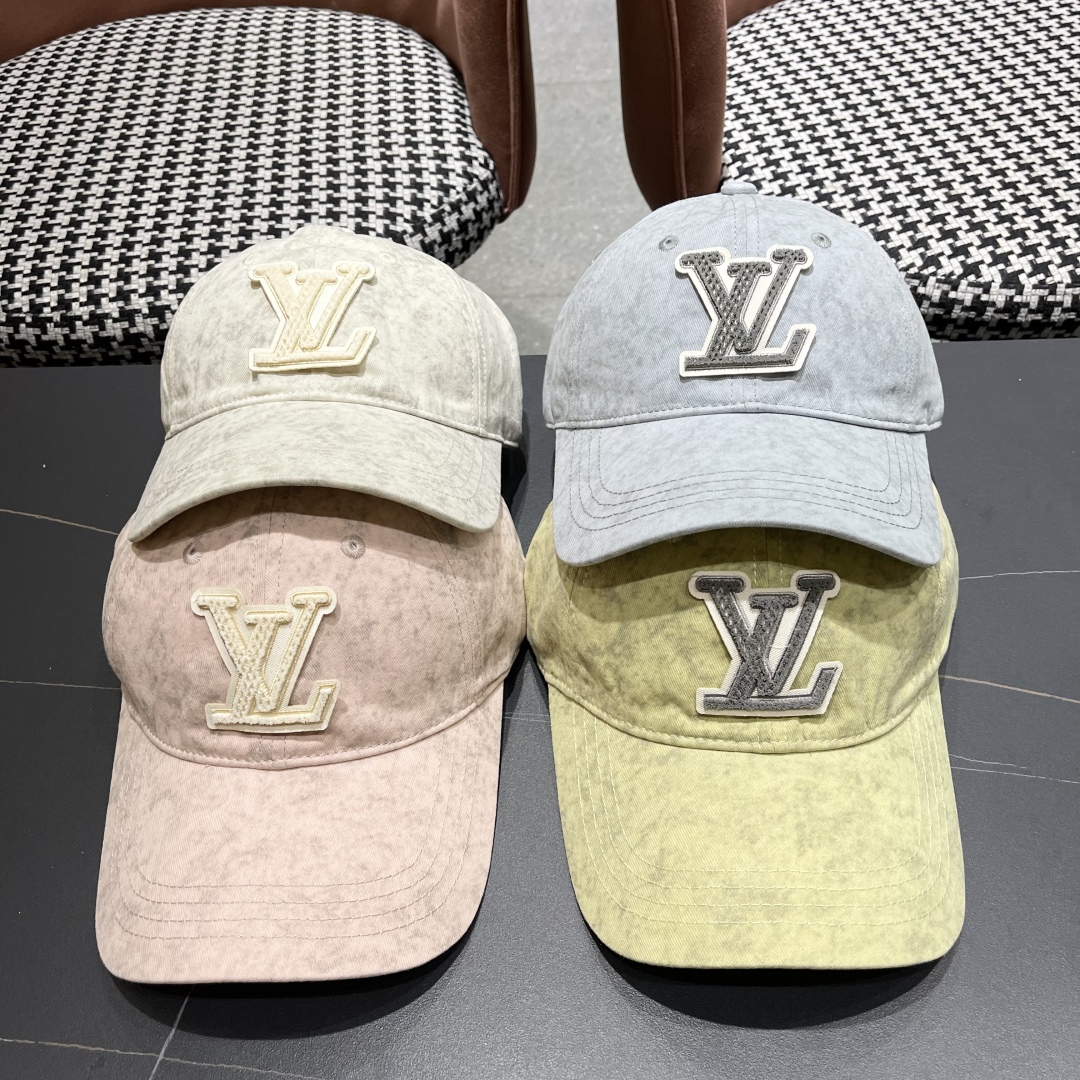  LV路易威登新款棒球帽,火爆技术升级，洗水风街头风十足
更符合现在时尚小哥哥小姐姐的style，机场街