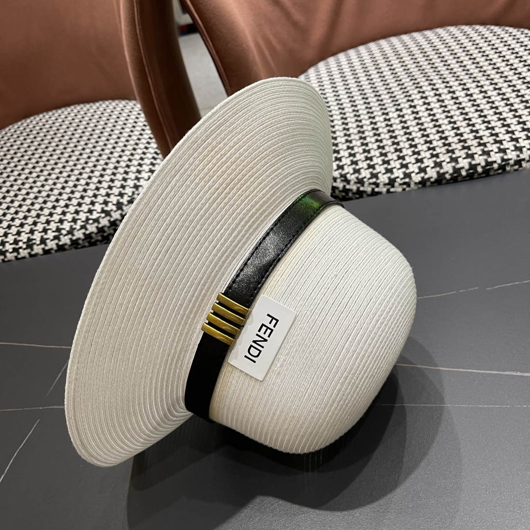  芬迪Fendi 大檐软草编帽子女夏季，品脸小防紫外线遮阳帽，可以折叠放包包