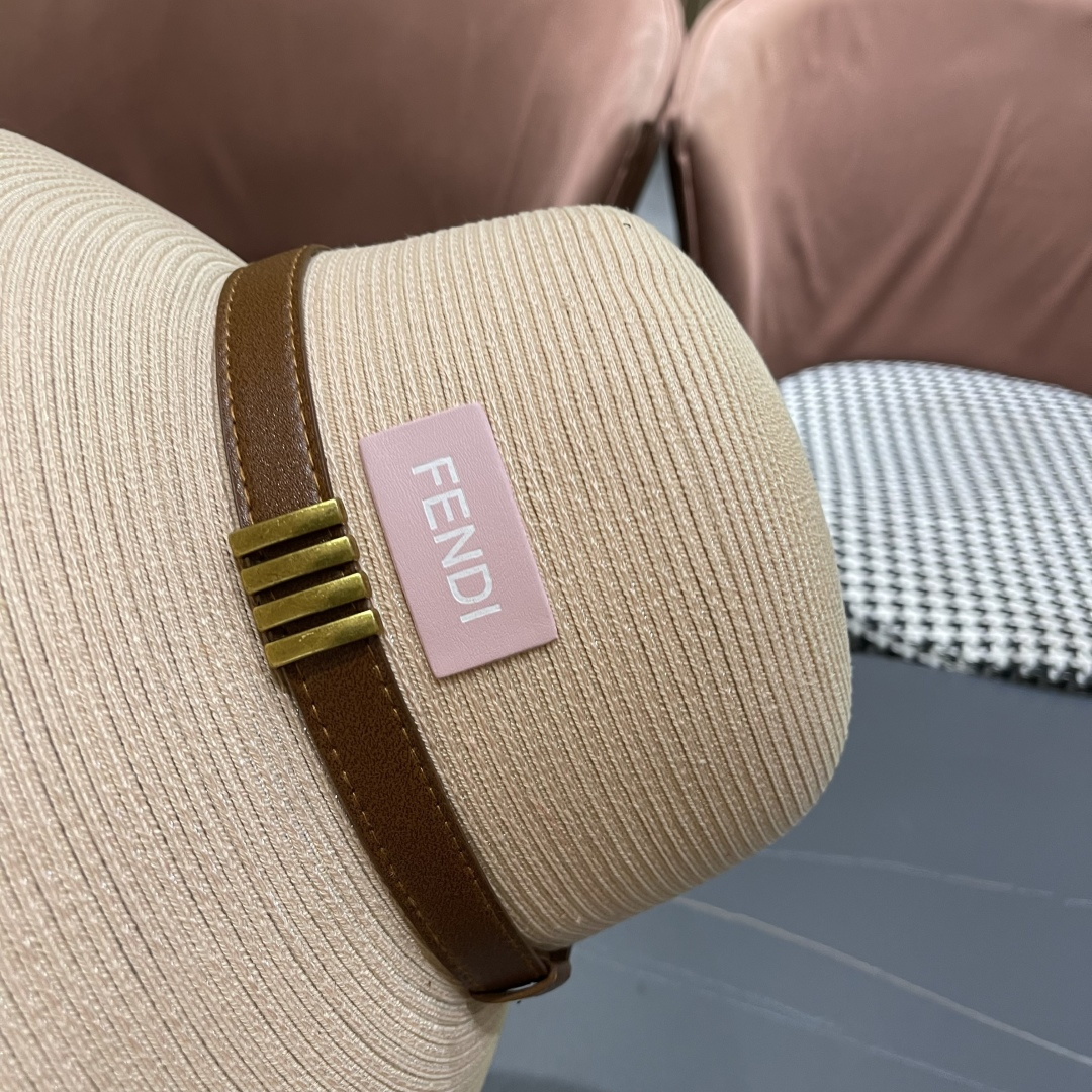  芬迪Fendi 大檐软草编帽子女夏季，品脸小防紫外线遮阳帽，可以折叠放包包