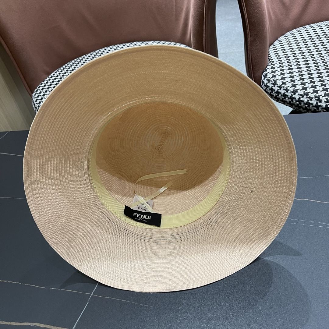  芬迪Fendi 大檐软草编帽子女夏季，品脸小防紫外线遮阳帽，可以折叠放包包