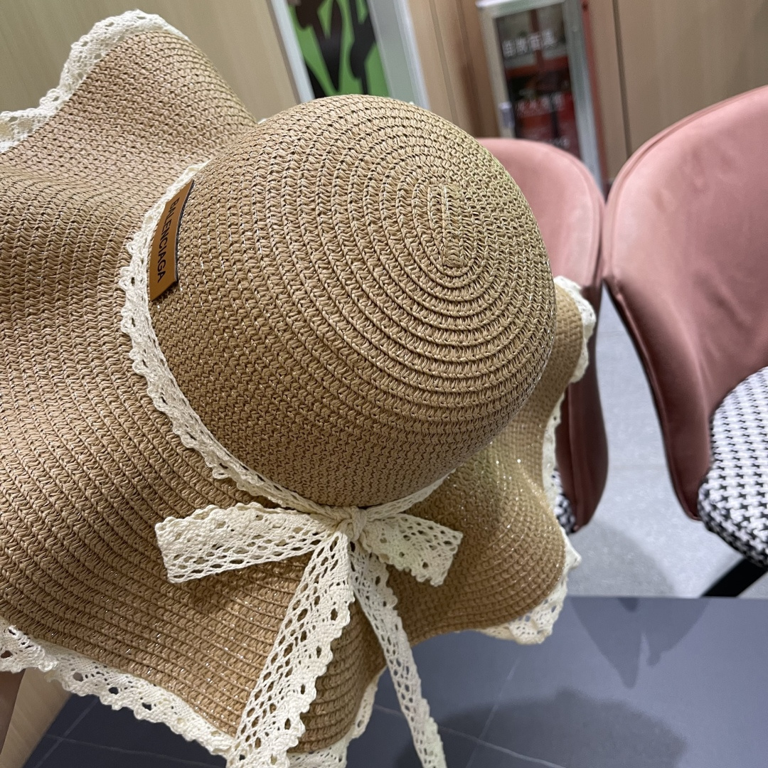  巴黎世家 BALENClAGA法式花边蕾丝草帽女夏凉帽防晒海边沙滩遮阳
帽大帽草编渔夫太阳帽