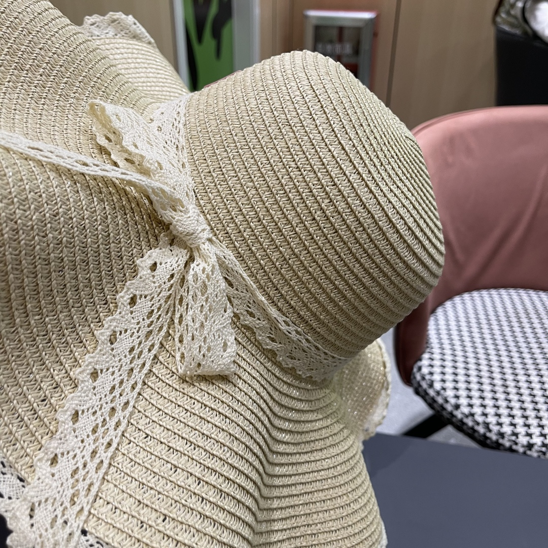  巴黎世家 BALENClAGA法式花边蕾丝草帽女夏凉帽防晒海边沙滩遮阳
帽大帽草编渔夫太阳帽