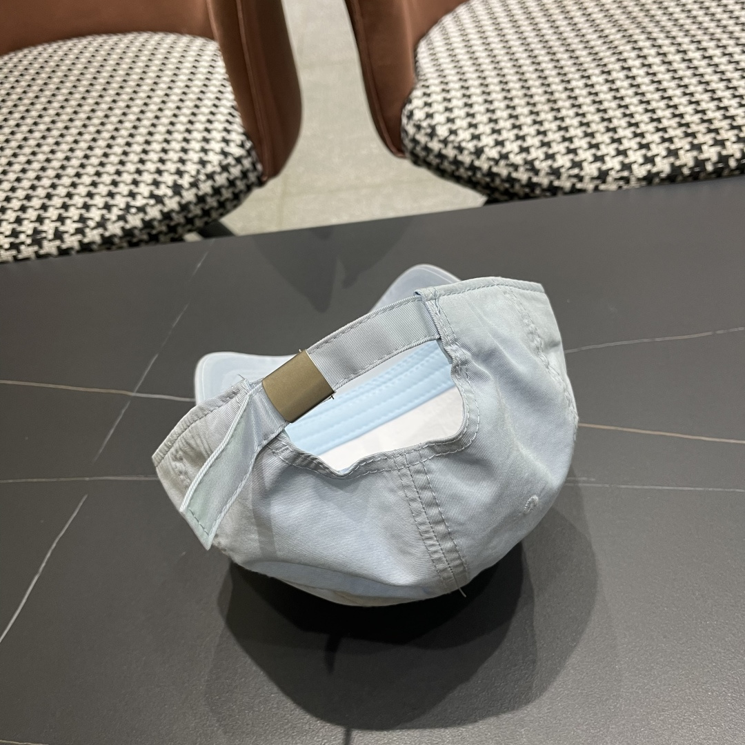  FENDI芬迪 2025新款棒球帽🧢 气质穿搭单品，质量杠杠强