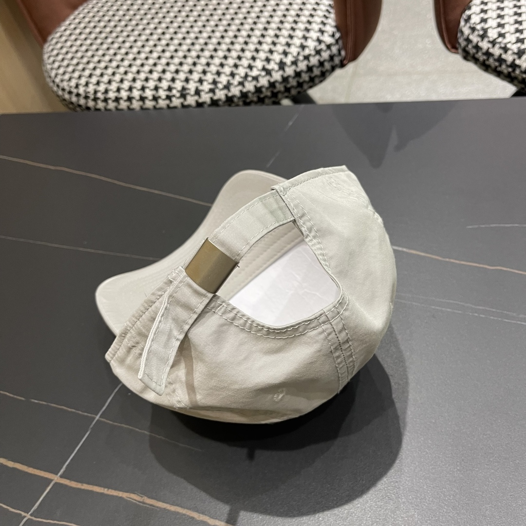  FENDI芬迪 2025新款棒球帽🧢 气质穿搭单品，质量杠杠强