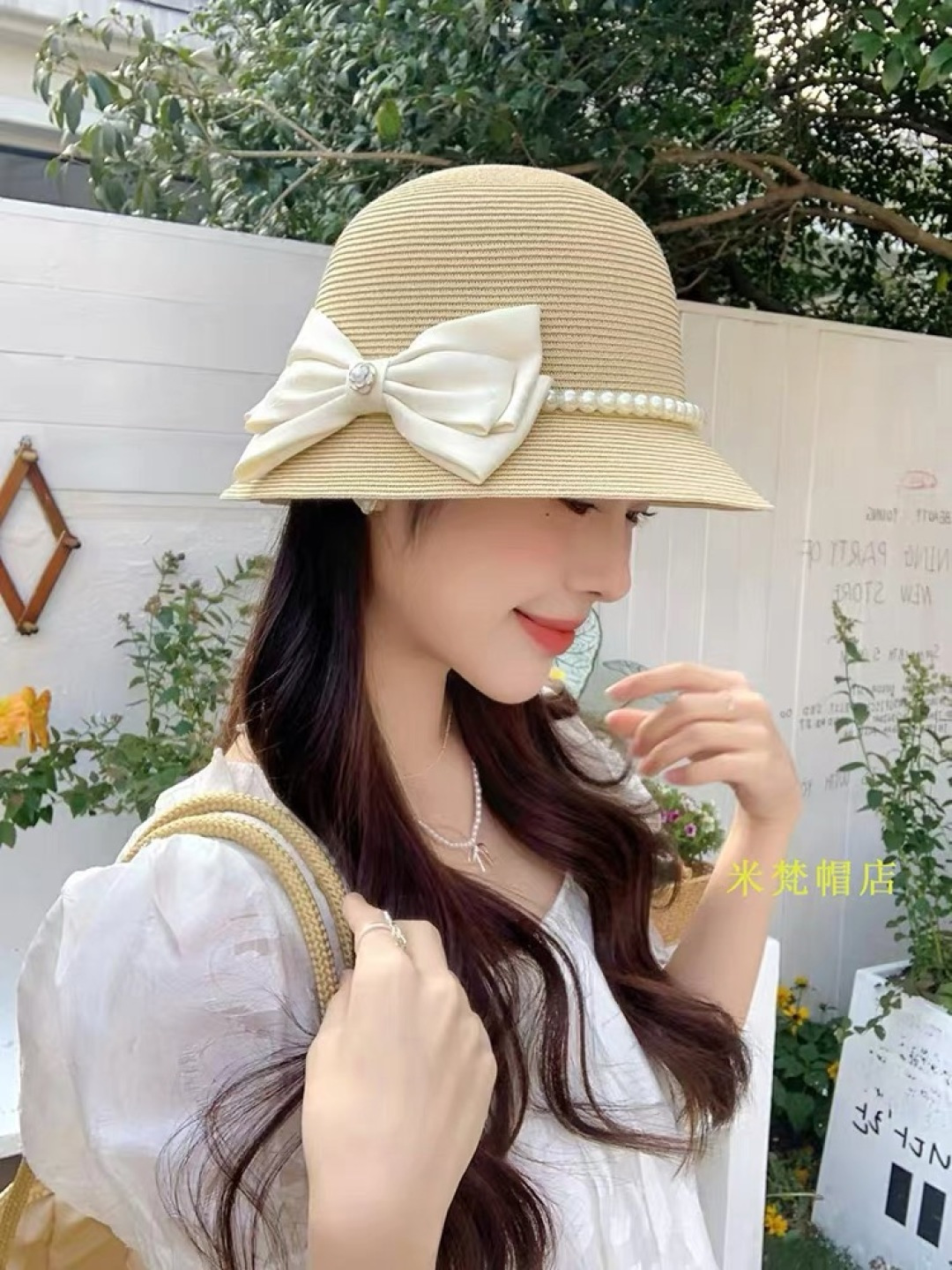  迪奥Dior草帽法式复古大珍珠蝴蝶结防晒草帽女
夏季遮阳盆帽渔夫帽可折叠