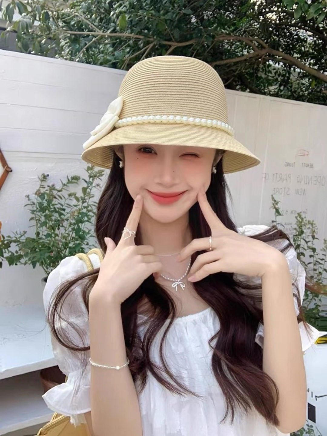  迪奥Dior草帽法式复古大珍珠蝴蝶结防晒草帽女
夏季遮阳盆帽渔夫帽可折叠