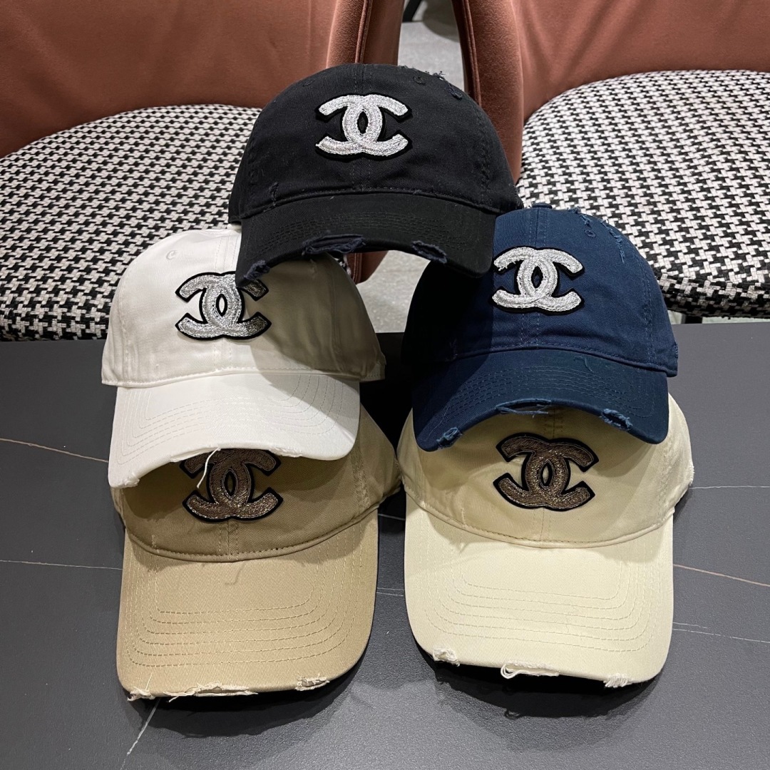  香奈儿CHANEL 2025新款小破洞棒球帽，小香logo经典简约，时尚休闲设计 跑量新品