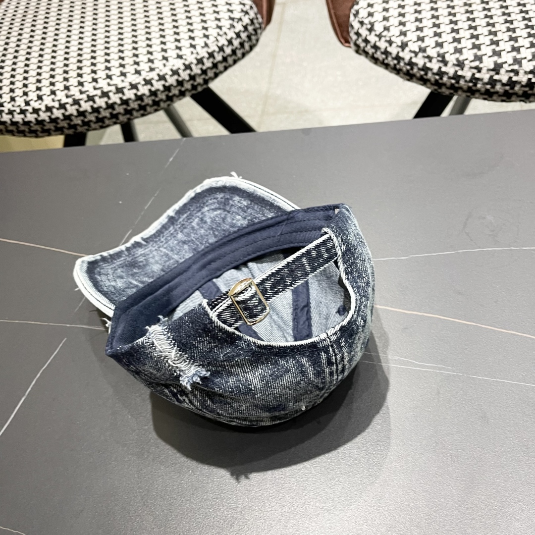  香奈儿CHANEL 新品牛仔破洞棒球帽，小香经典简约，时尚休闲设计 跑量新品