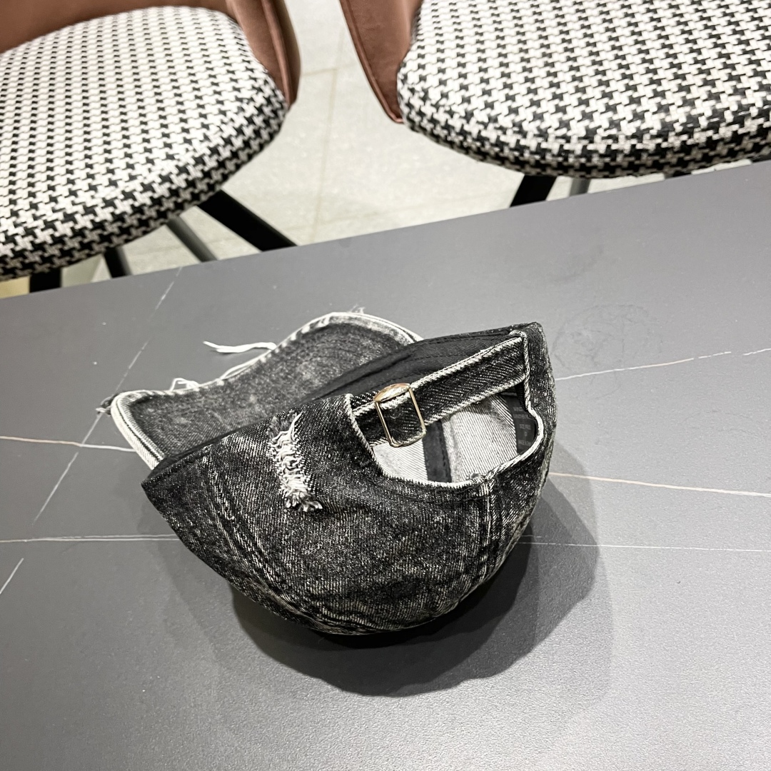  香奈儿CHANEL 新品牛仔破洞棒球帽，小香经典简约，时尚休闲设计 跑量新品