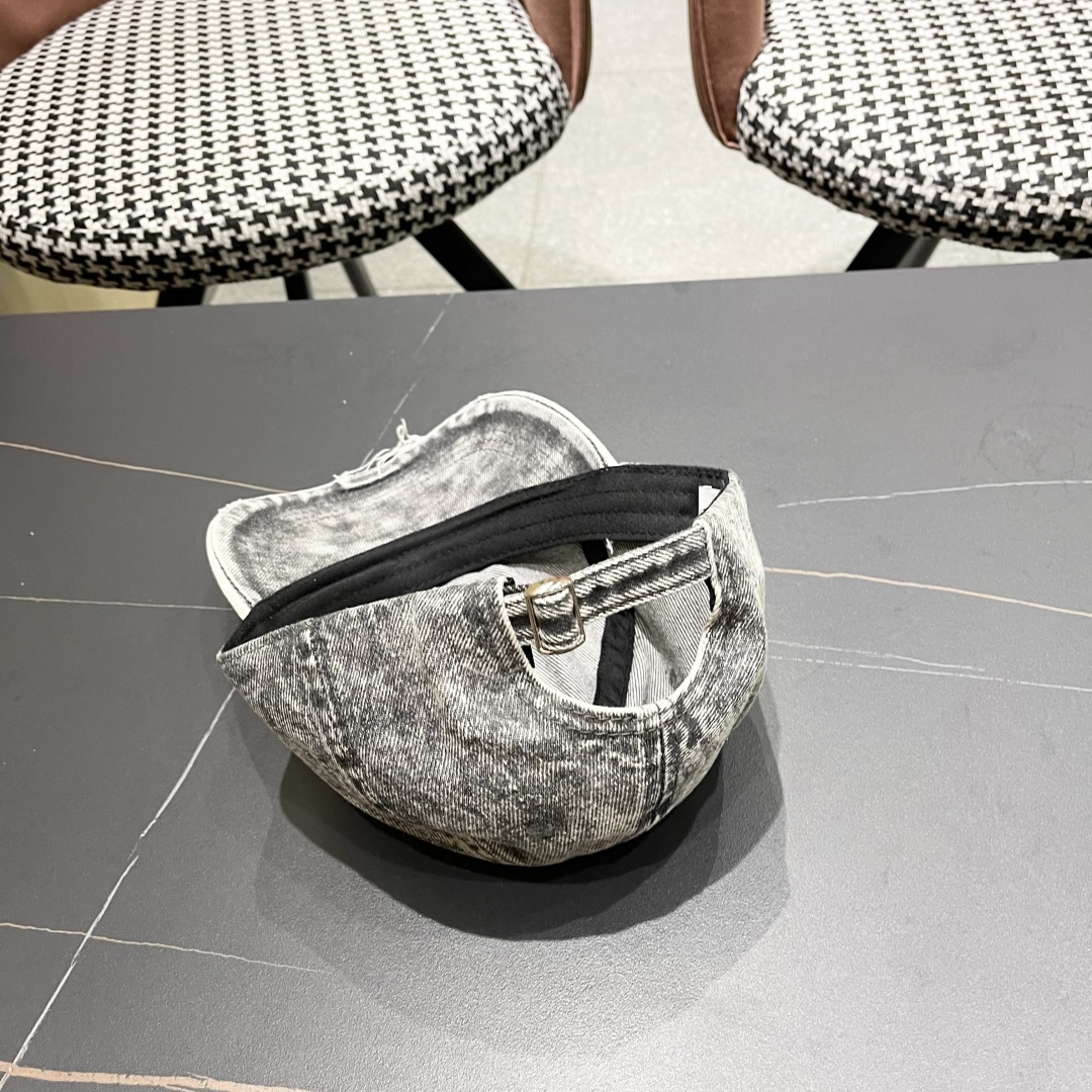 香奈儿CHANEL 新品牛仔破洞棒球帽，小香经典简约，时尚休闲设计 跑量新品