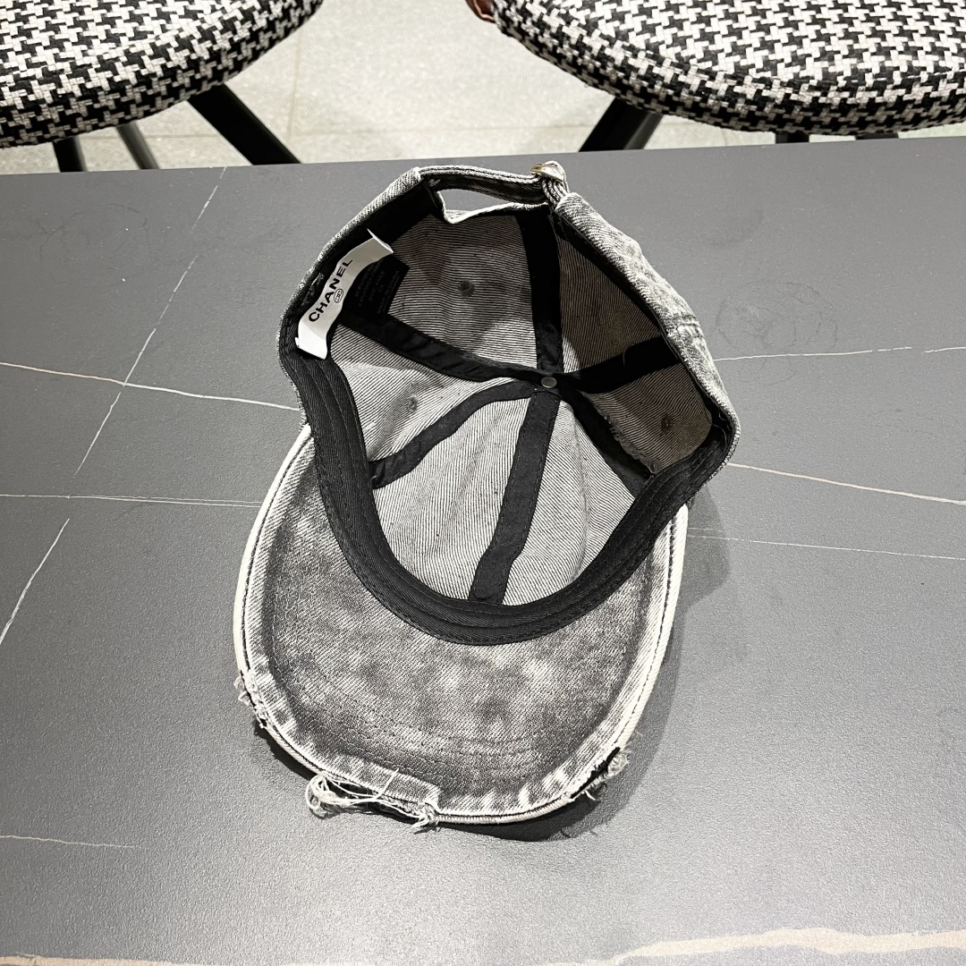  香奈儿CHANEL 新品牛仔破洞棒球帽，小香经典简约，时尚休闲设计 跑量新品
