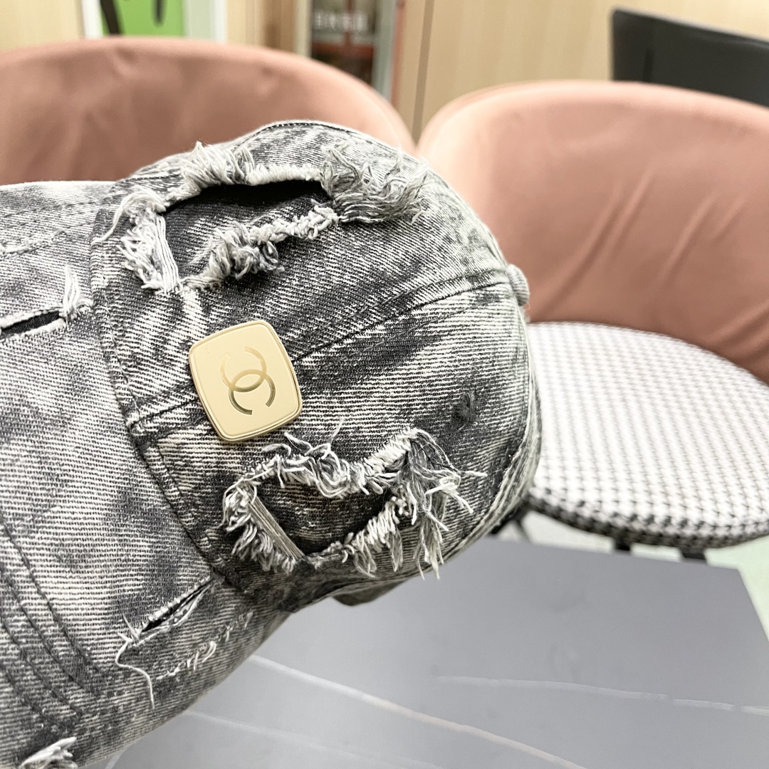  香奈儿CHANEL 新品牛仔破洞棒球帽，小香经典简约，时尚休闲设计 跑量新品