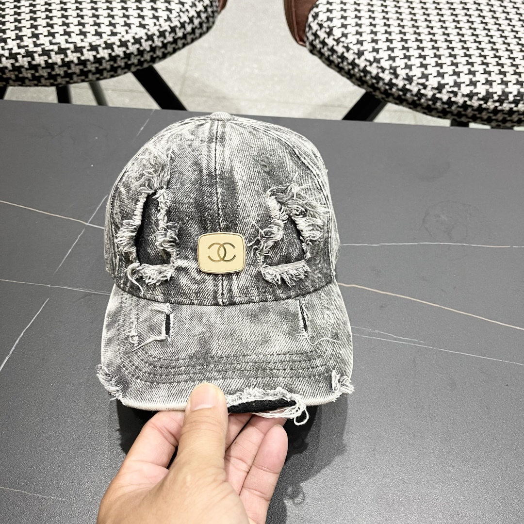  香奈儿CHANEL 新品牛仔破洞棒球帽，小香经典简约，时尚休闲设计 跑量新品