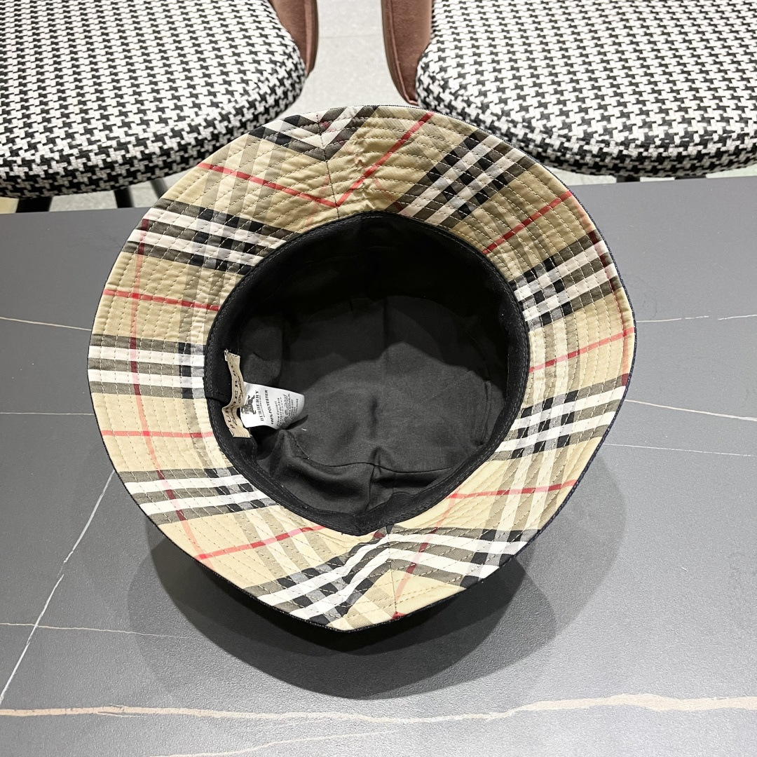 巴宝莉Burberry 2025原单新款牛仔渔夫帽 经典战马简约刺绣原单新品，超喜欢🥰火爆