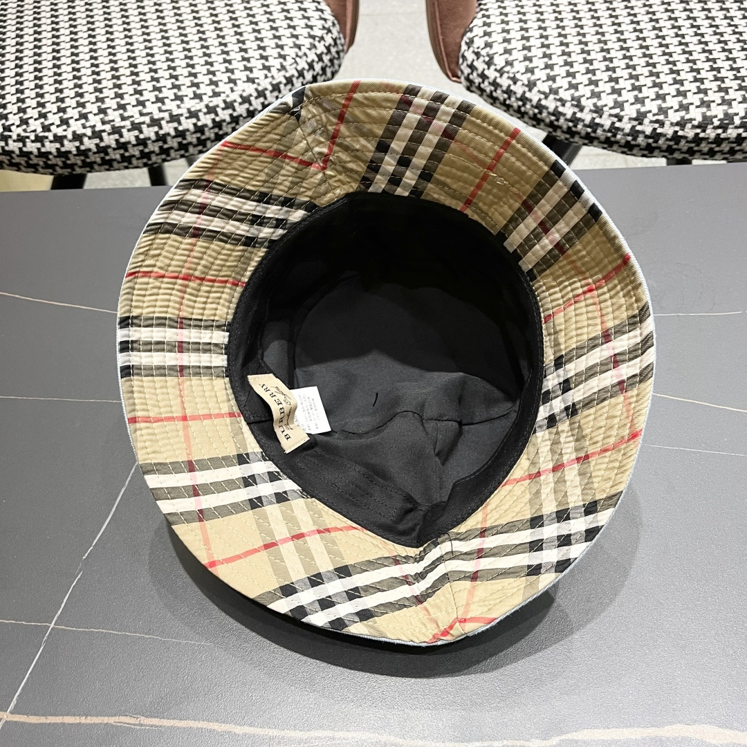 巴宝莉Burberry 2025原单新款牛仔渔夫帽 经典战马简约刺绣原单新品，超喜欢🥰火爆