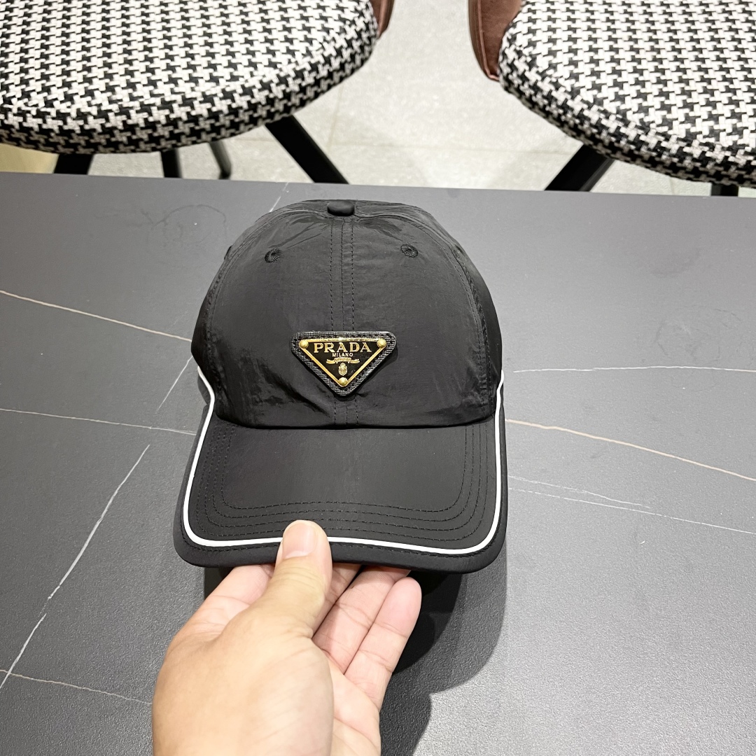  普拉达 PRADA速干棒球帽时尚潮流，高端做工！非一般的品质，细节看实拍哦